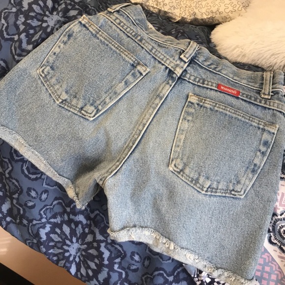 Vintage Wrangler Shorts - Picture 2 of 2